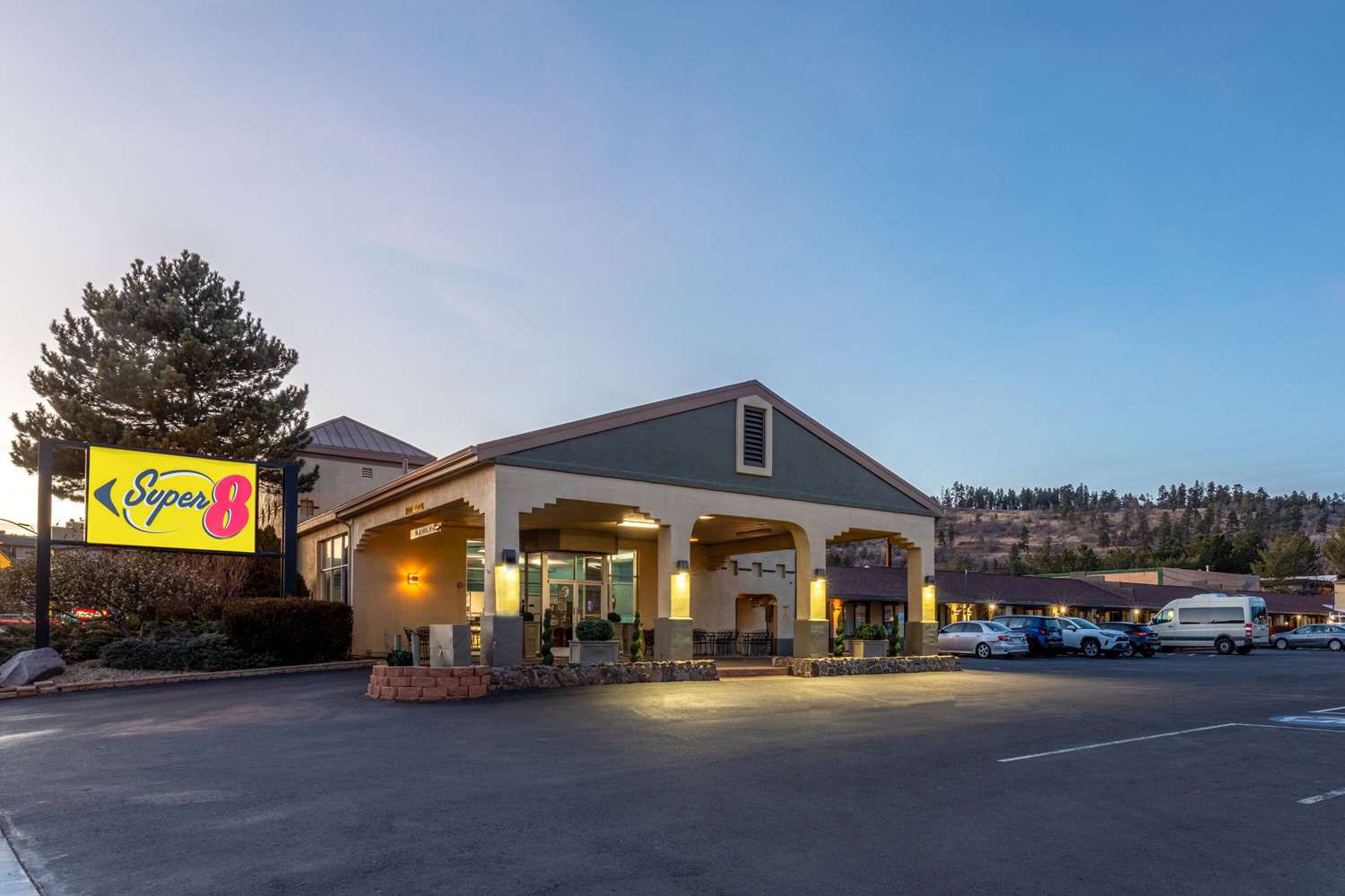 Super 8 by Wyndham NAU/Downtown Conference Center 4/30
