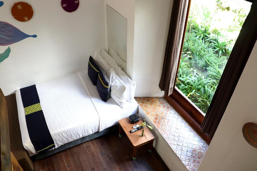 Sereno Art Hotel 40/78