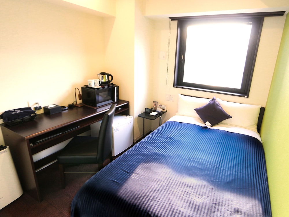 ROOM, SINGLE