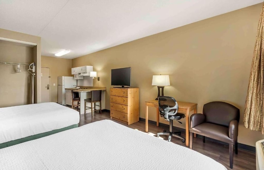 Studio 6 Extended Stay Chicago Vernon Hills Lincolnshire IL 24/58