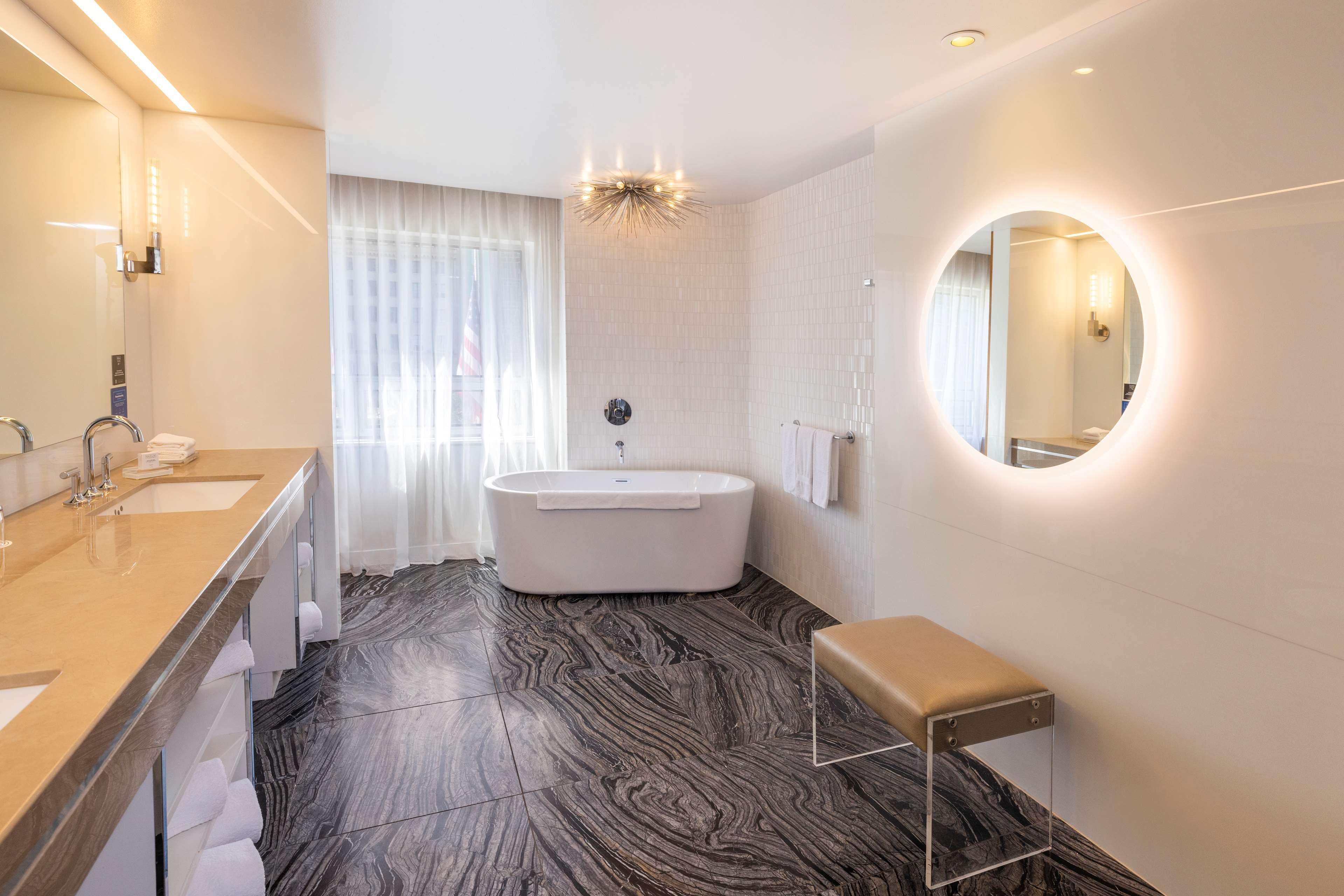 1 Bedroom, Suite, King Bed
