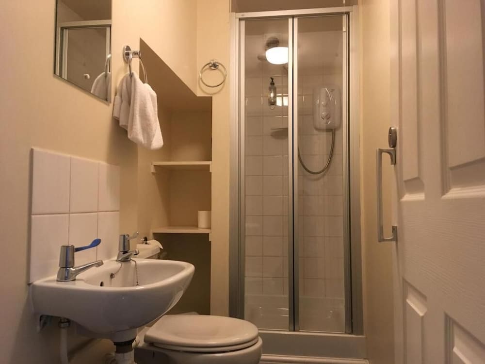 The Silverton Inn - B&B 30/30