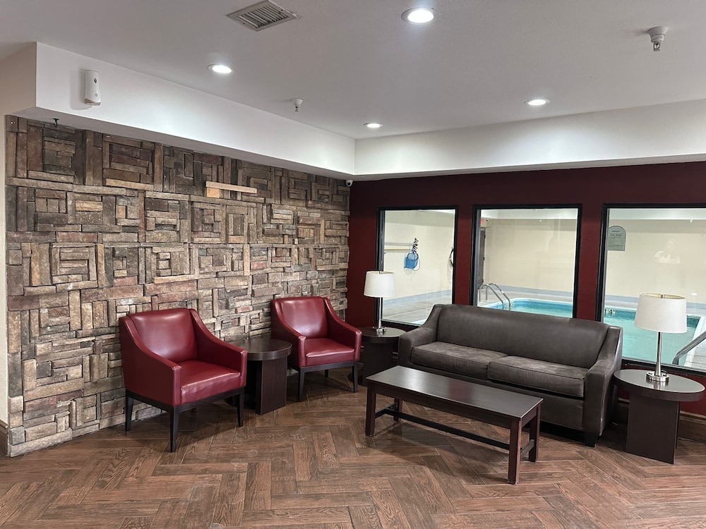 Econo Lodge Inn & Suites Monee 36/59