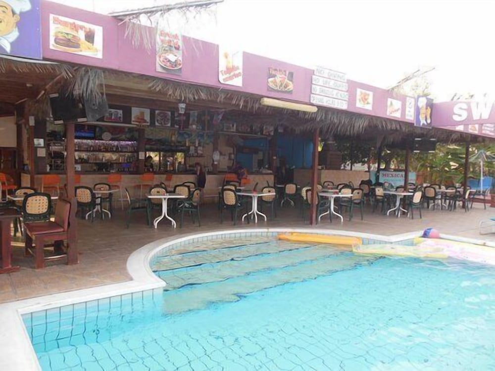 Kkaras Hotel 38/68