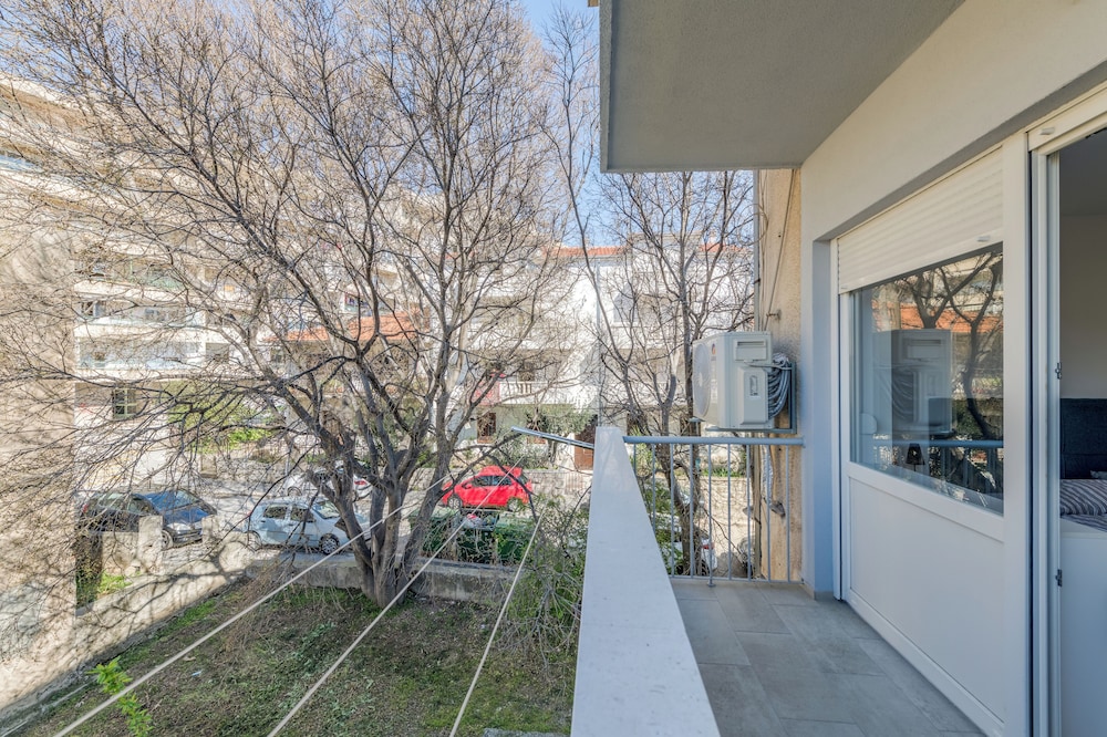 Bells & Whistles, Comfortable Condo 26/30