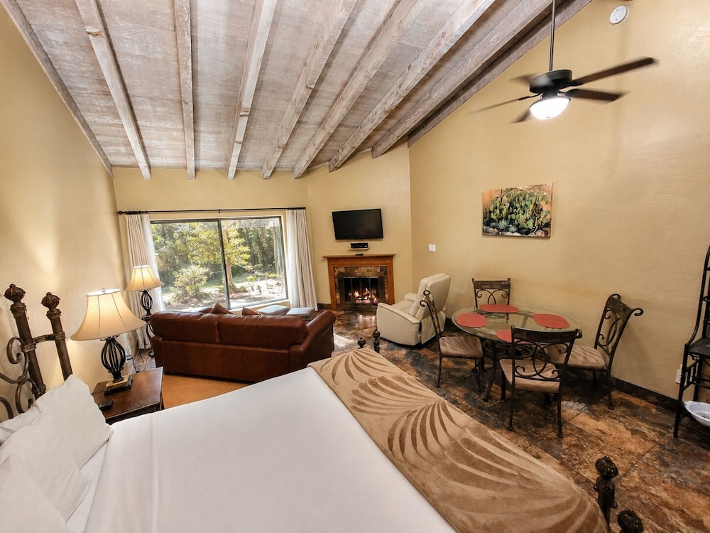 Studio, King Bed, Sofa, Villas At Poco Diablo by VRI Americas 2/8