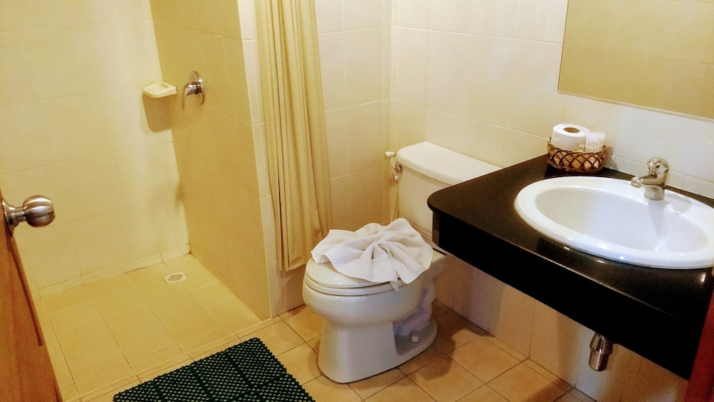 Mei Zhou Phuket Hotel 67/67