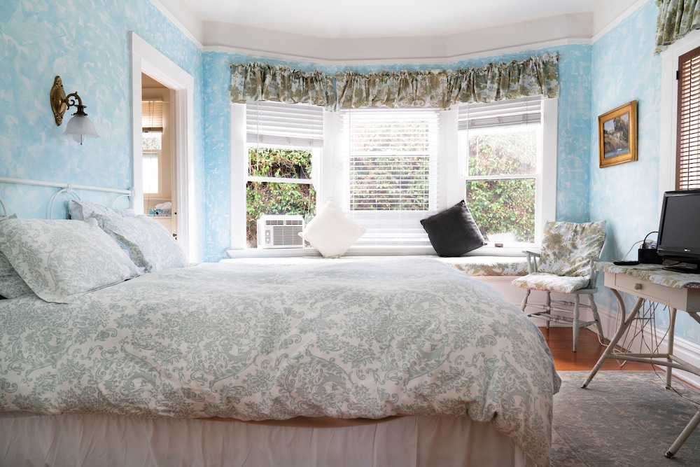 Secret Garden Inn 33/73