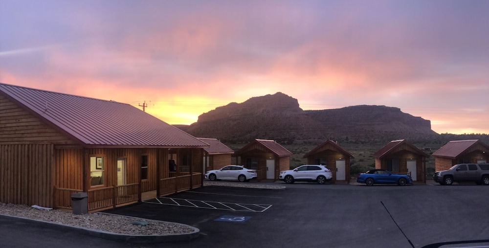 Red Canyon Cabins 16/18