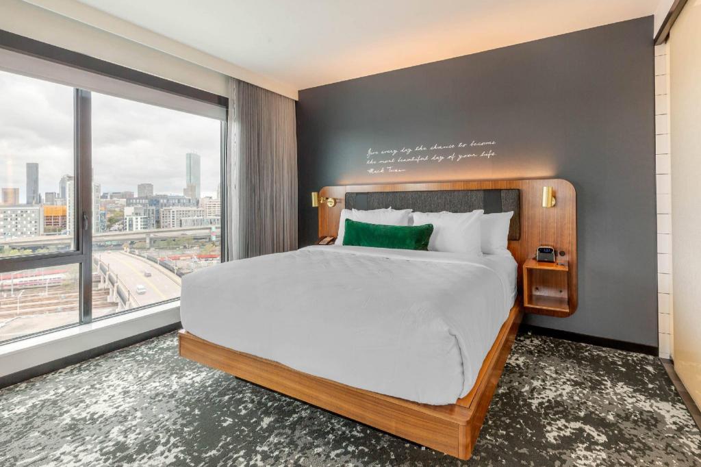 Upgrade, King Bed