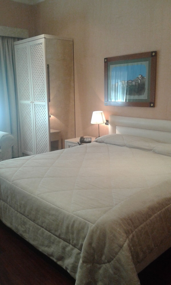 COLOSSEO STUDIO SUITES 4/17