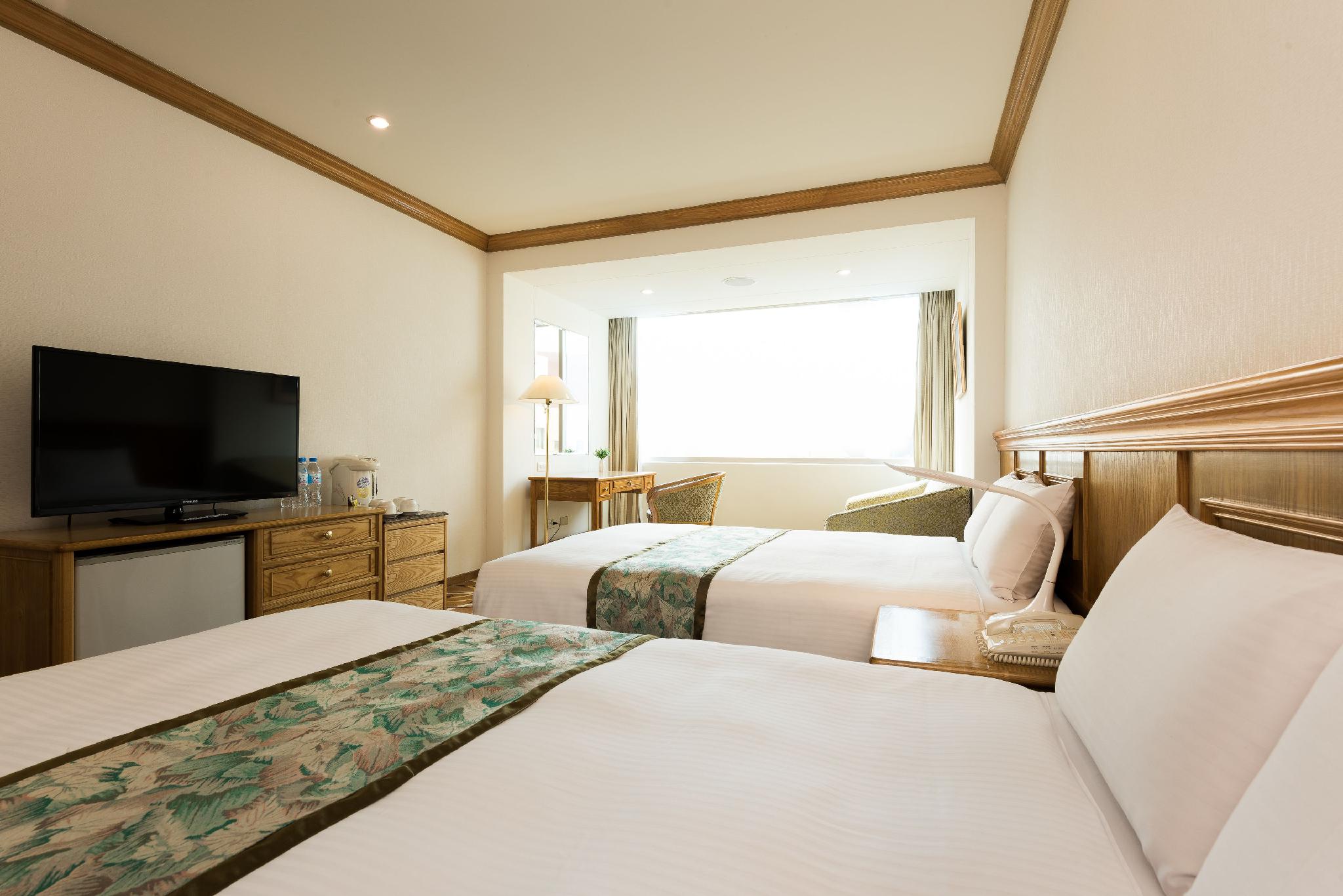 DELUXE, TWIN BEDS