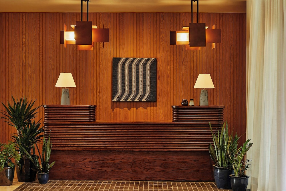 Blockade Runner Beach Resort 9/70