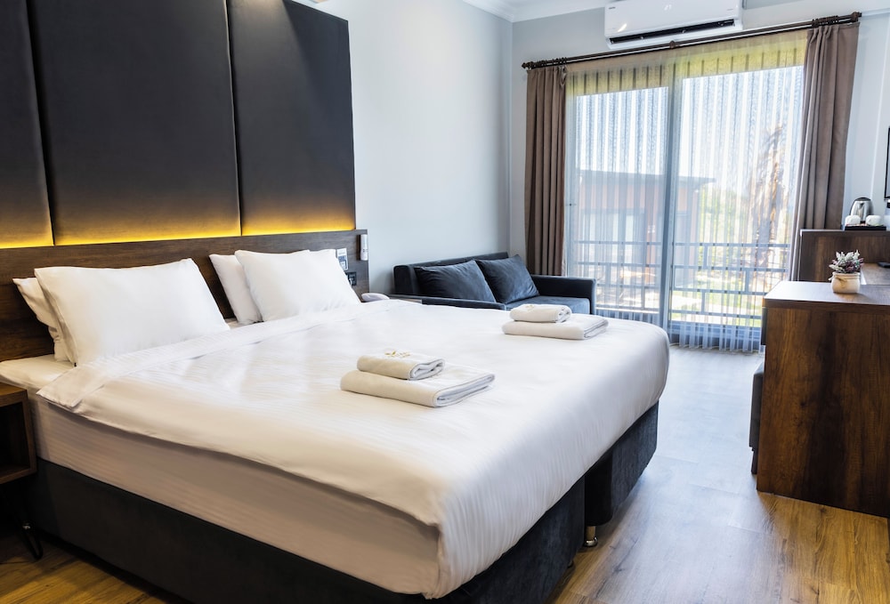 Comfort, King Bed