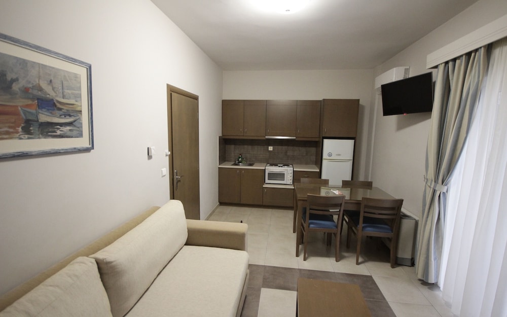 Philoxenia Hotel 45/75