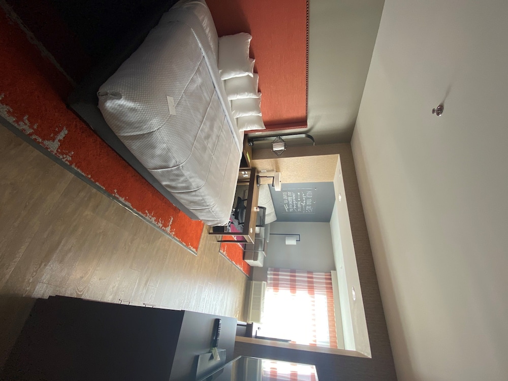 La Quinta Inn & Suites By Wyndham Lakeway 10/44