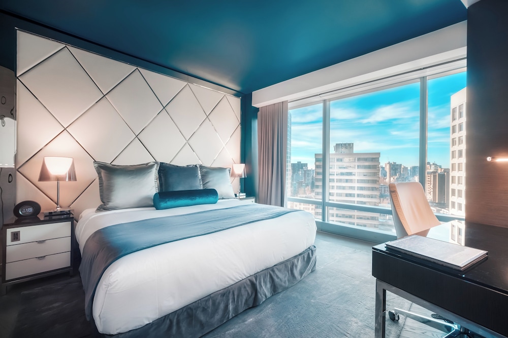 Paradox Hotel Vancouver 15/50