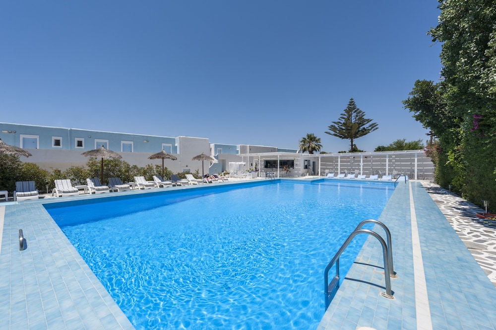 Narges Hotel 24/50
