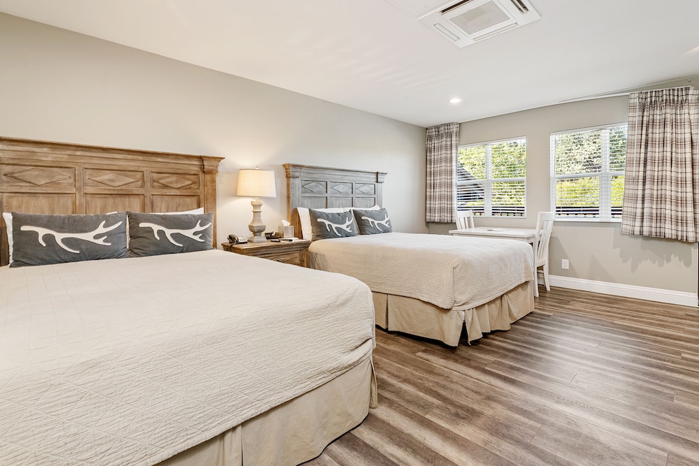 Standard, 2 Queen Beds