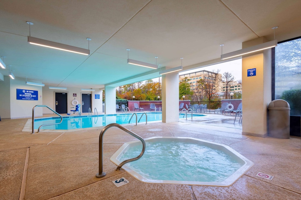 Heritage Inn Suites Houston/Sugar Land, Trademark by Wyndham 30/49