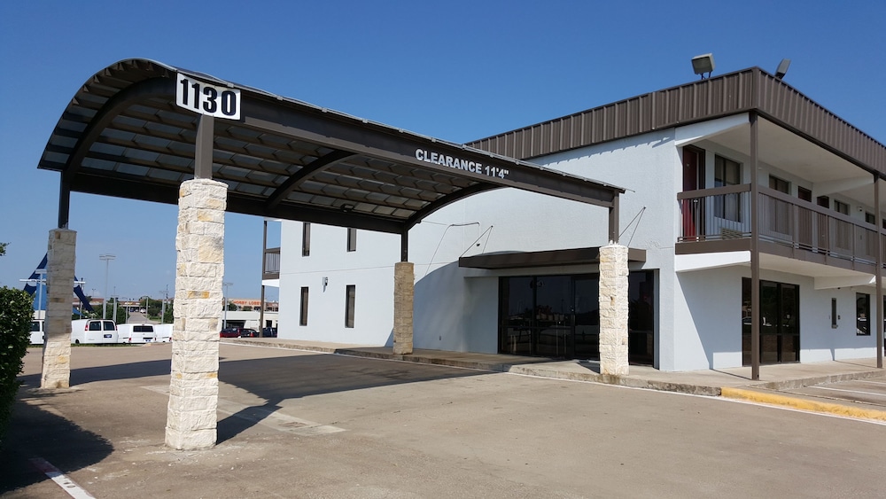 Inn of Rockwall 1/26