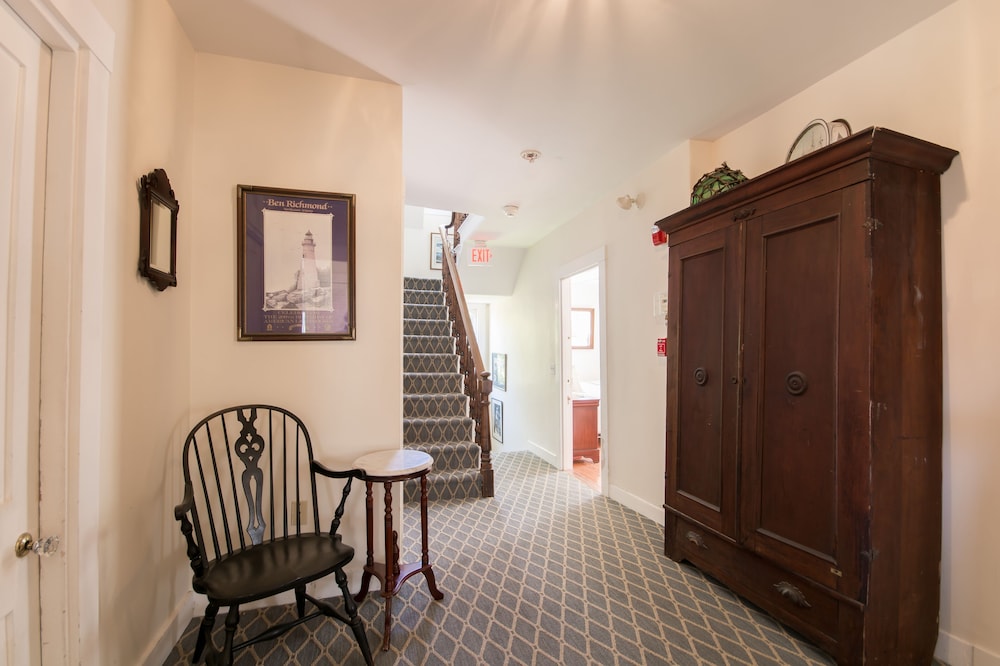 Marshall Slocum Inn 35/44