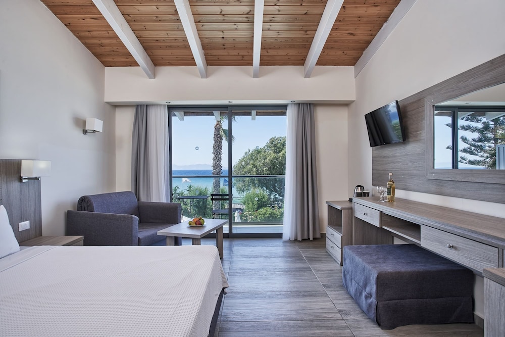 DELUXE, SIDE SEA VIEW