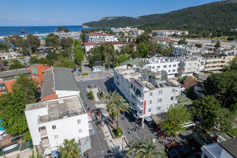 Cekmen Hotel 68/80