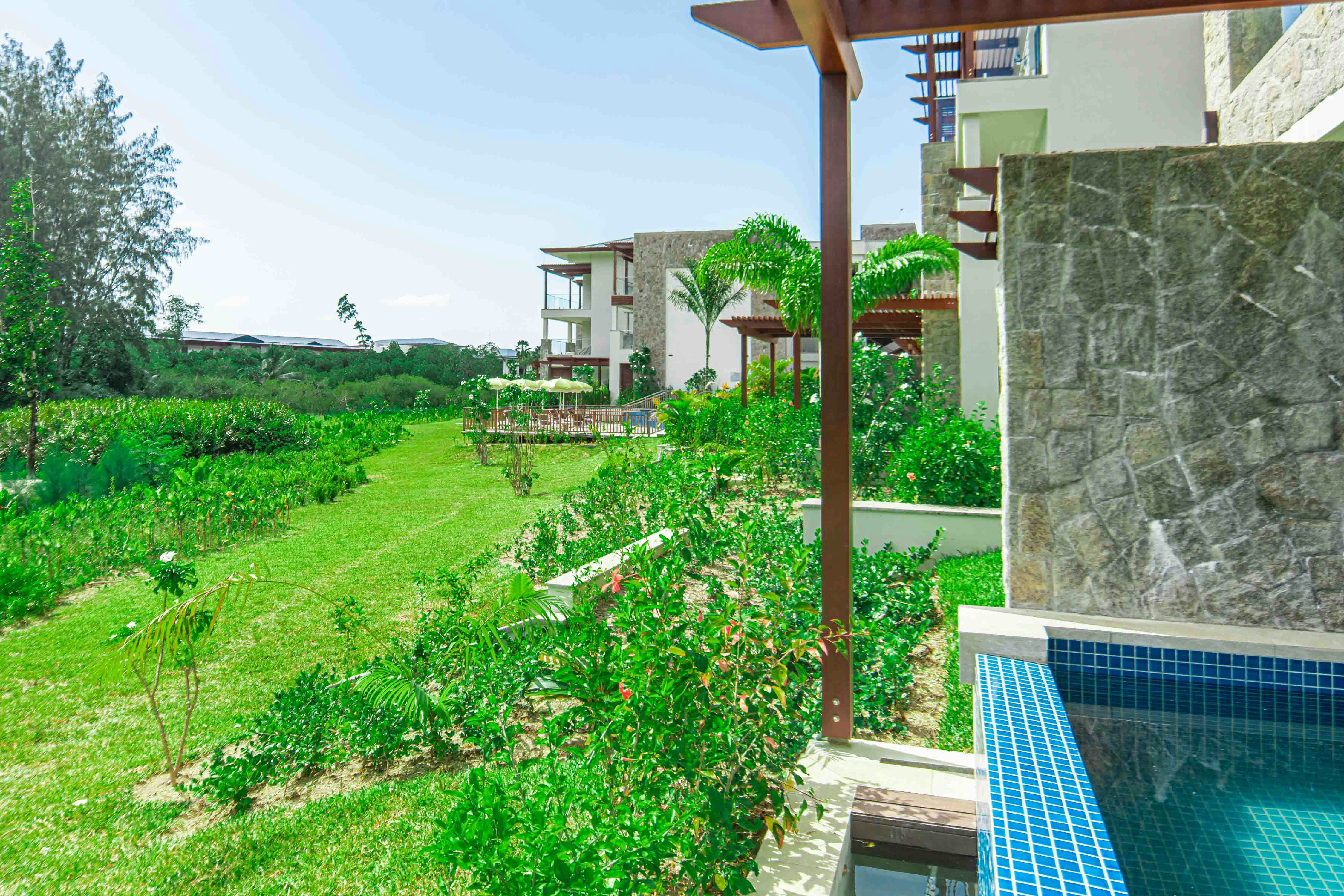 Canopy by Hilton Seychelles 64/69