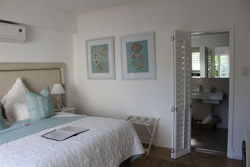 Sandals Guest House 16/77