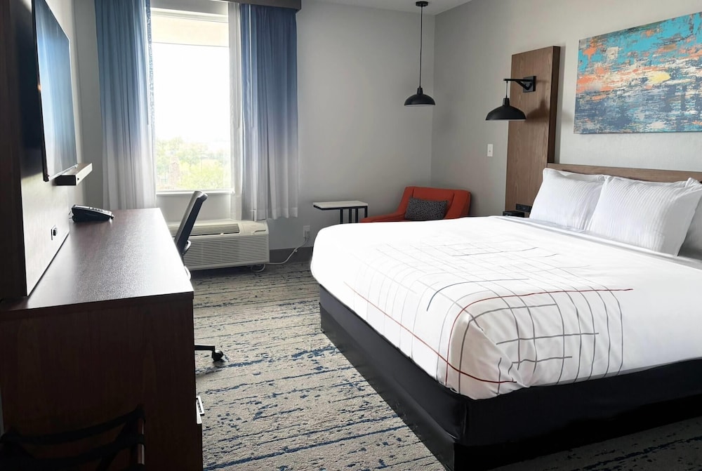 La Quinta Inn & Suites by Wyndham Eagle Pass 12/42