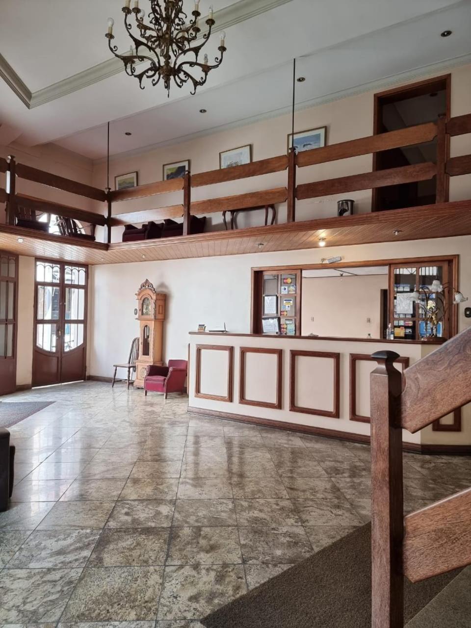 Hotel Colonial 2/44