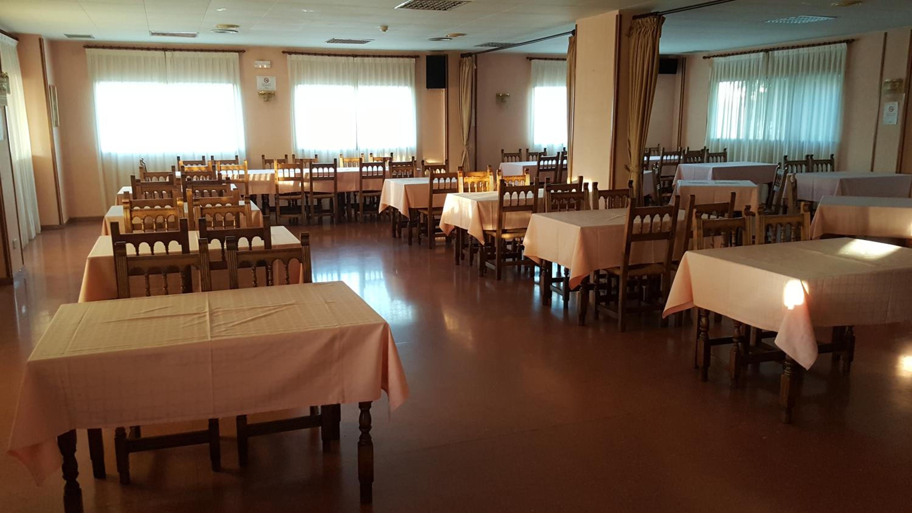 Hotel Reina Isabel 43/58