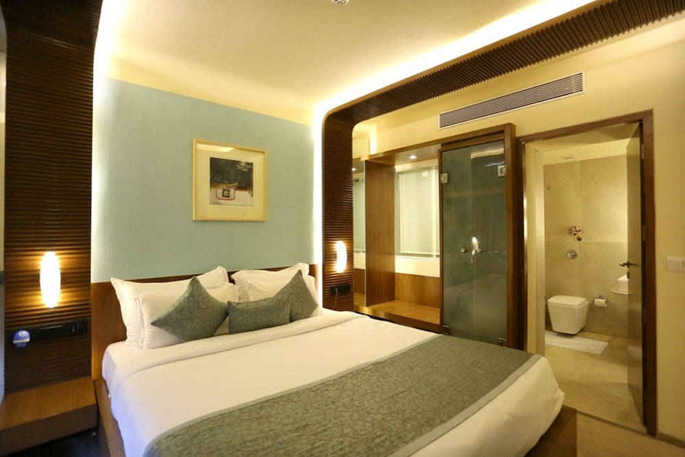 SUITE, DOUBLE BED