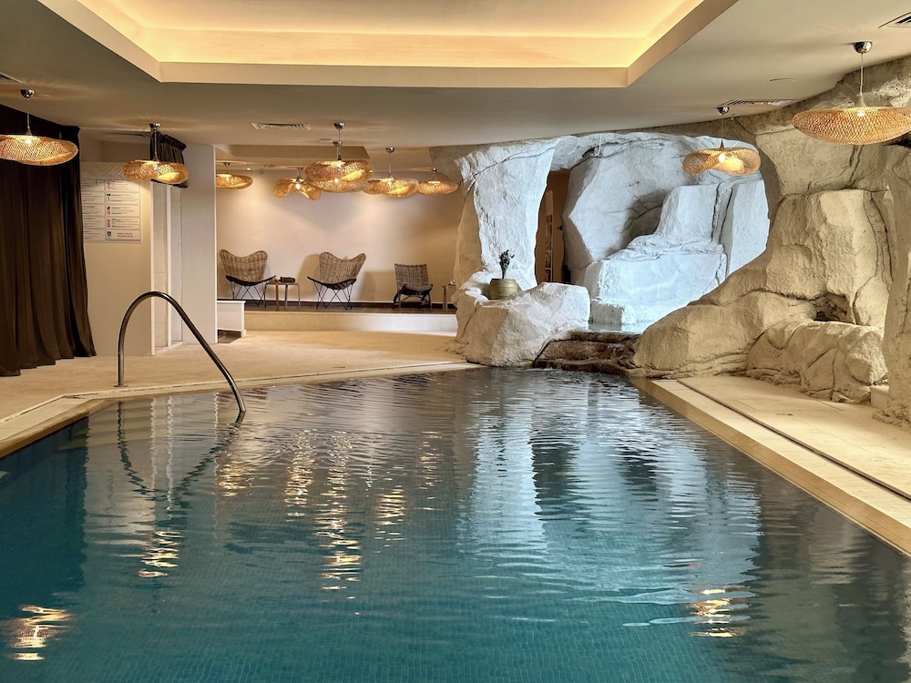 Cali Resort & Spa - Adults Only 20/50