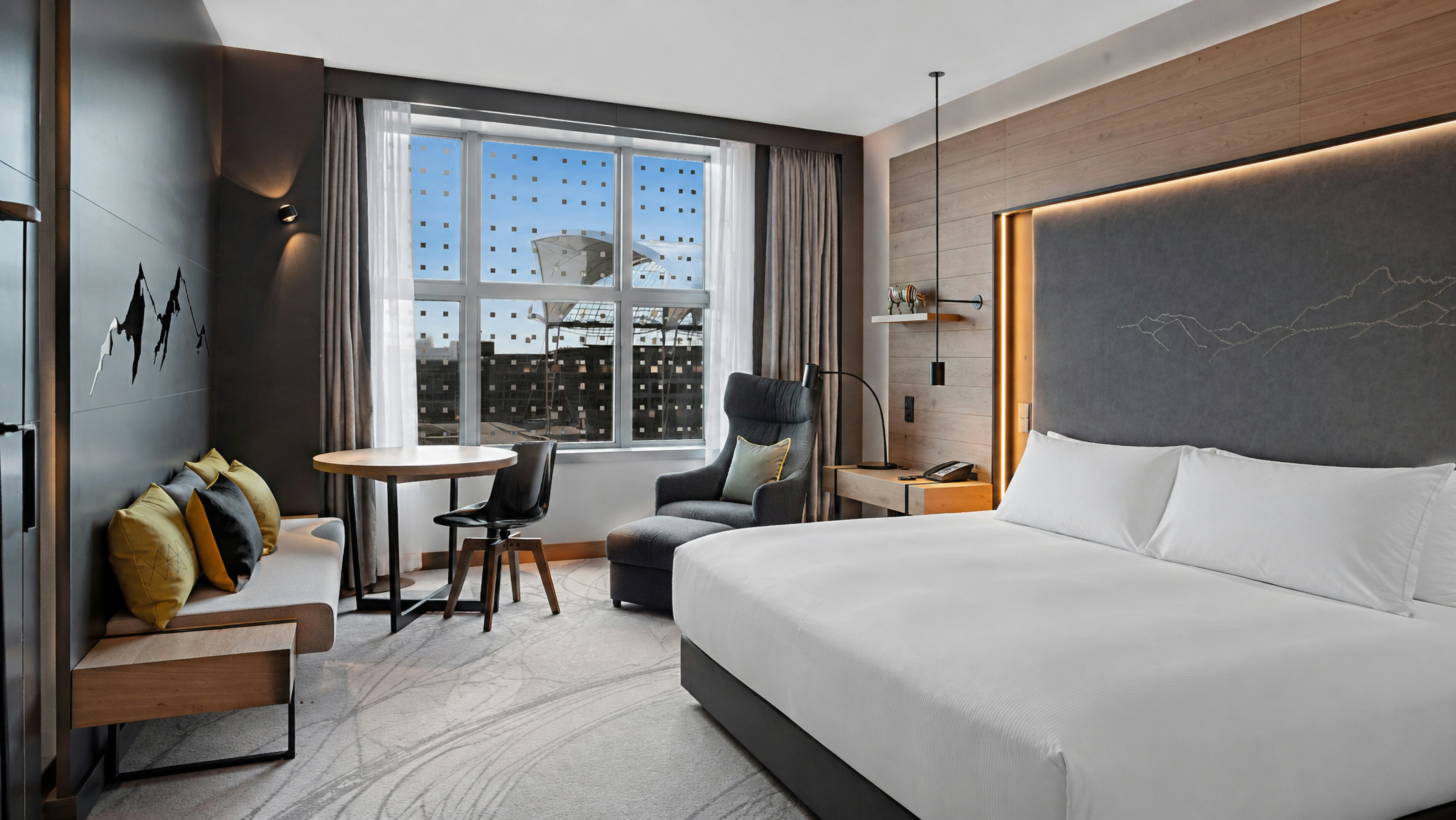 Deluxe, King Bed