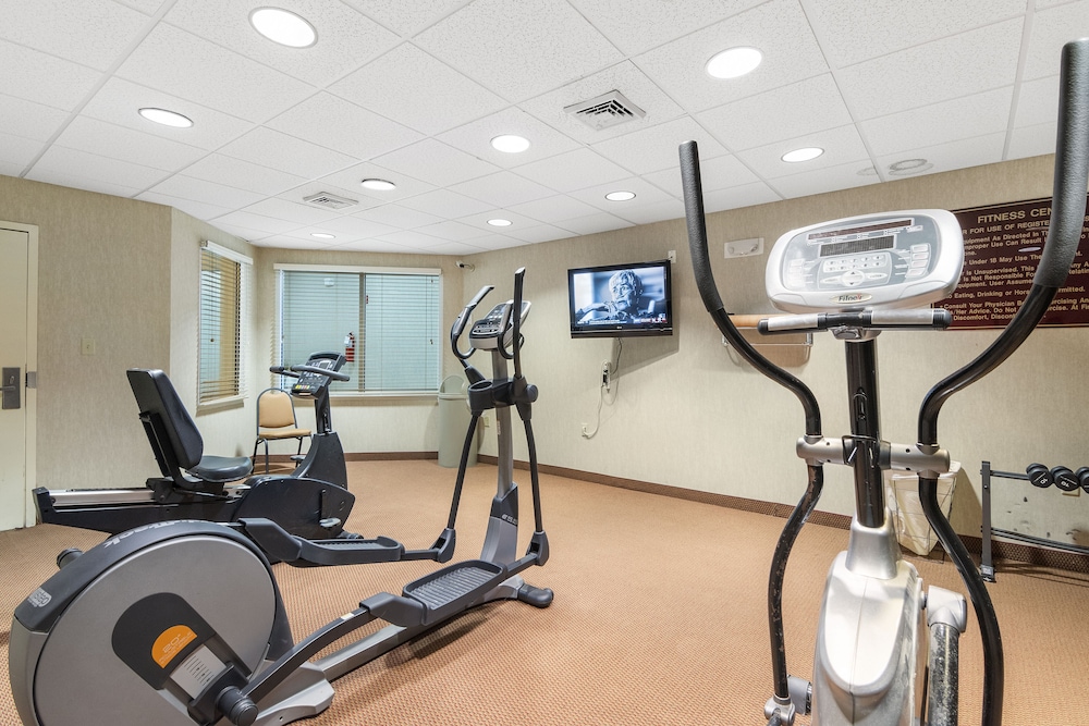 Sleep Inn & Suites Newport News City Center Area 25/41