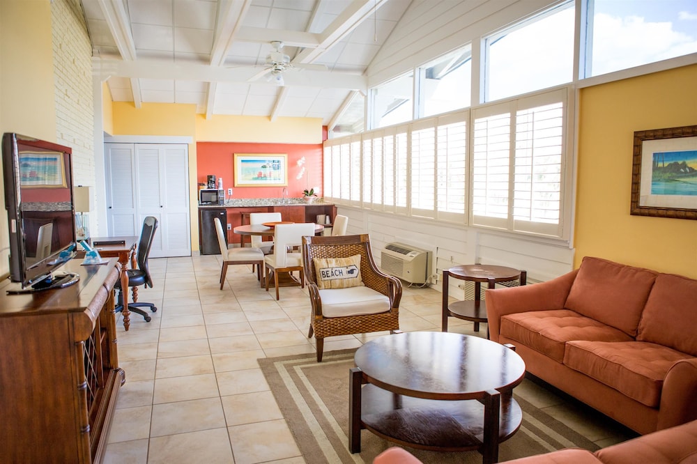 Best Western Plus Yacht Harbor Inn 28/42