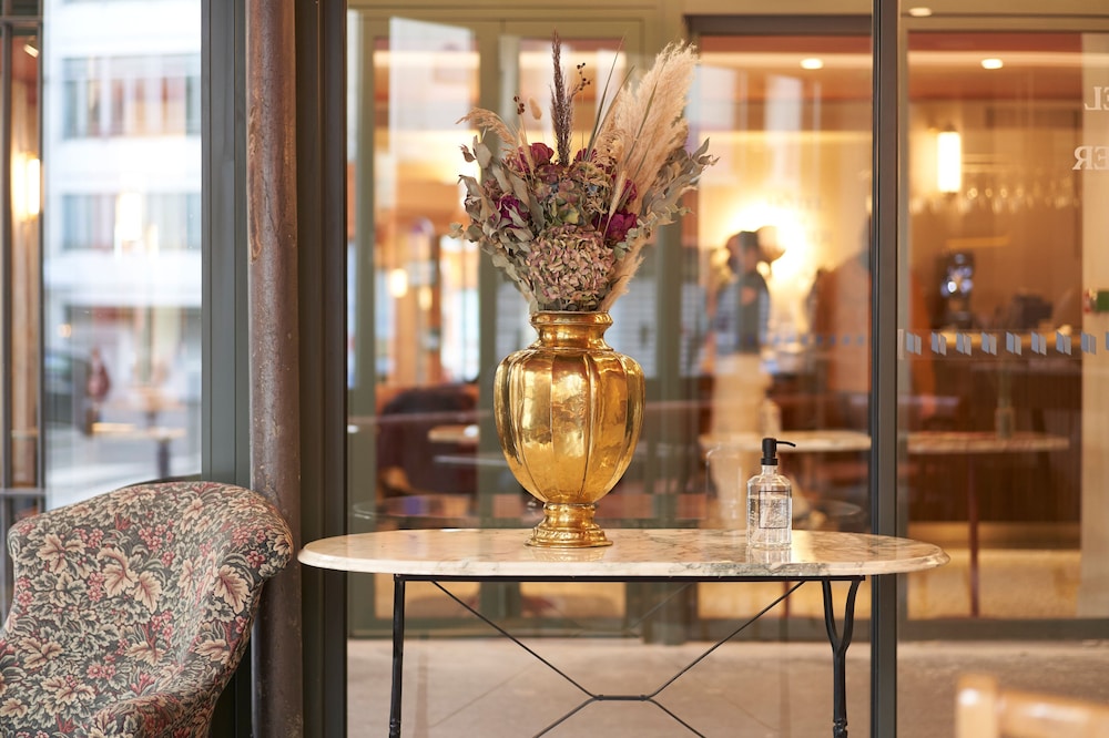 Hotel du Sentier 17/36