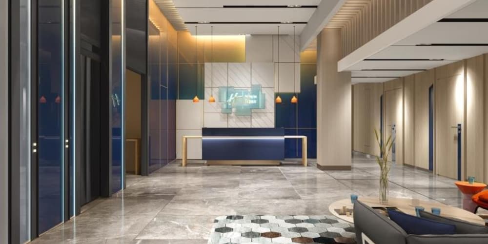 Holiday Inn Express Wuhan Optical Valley 12/63