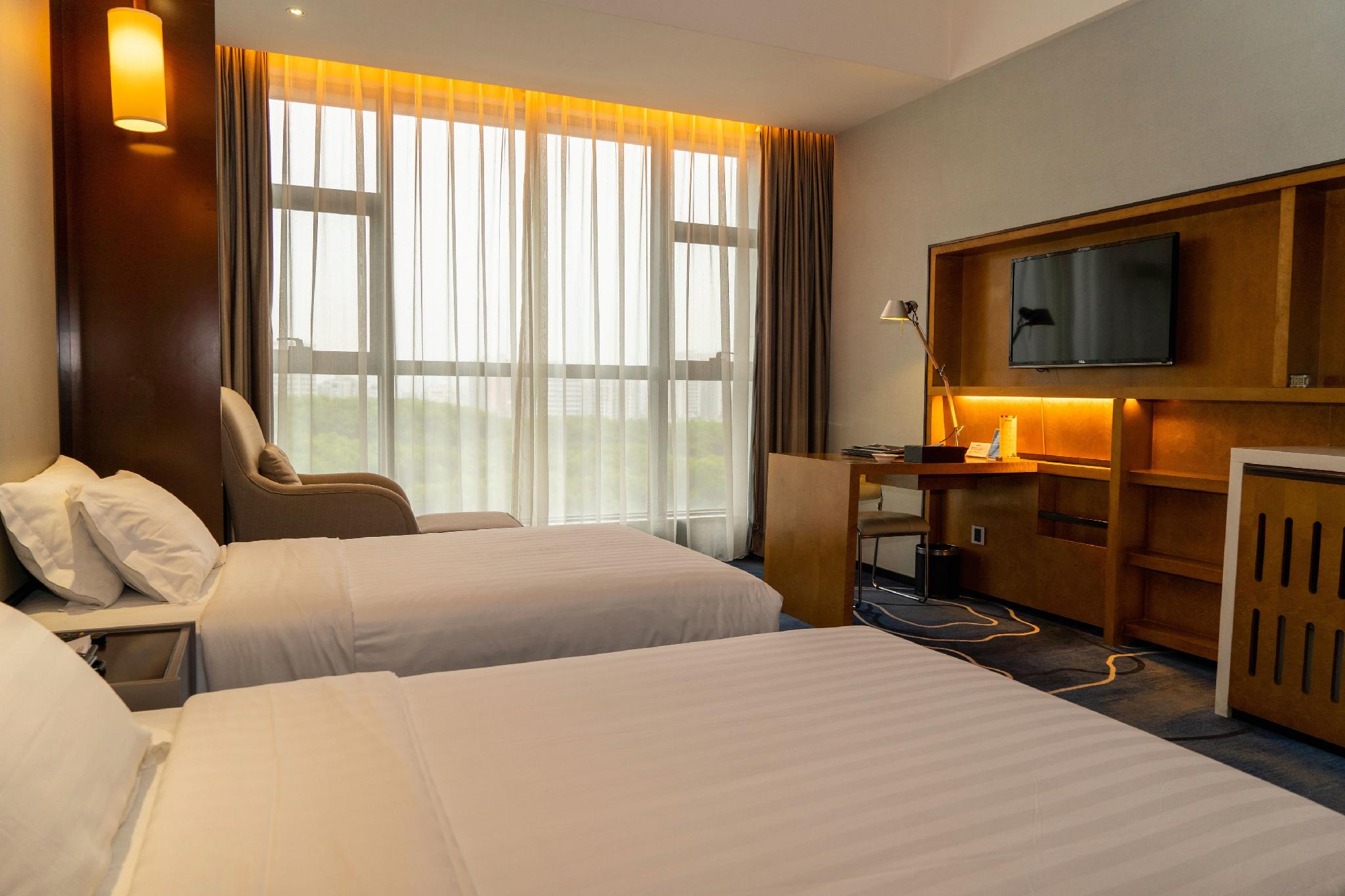 Easco Hotel 10/50