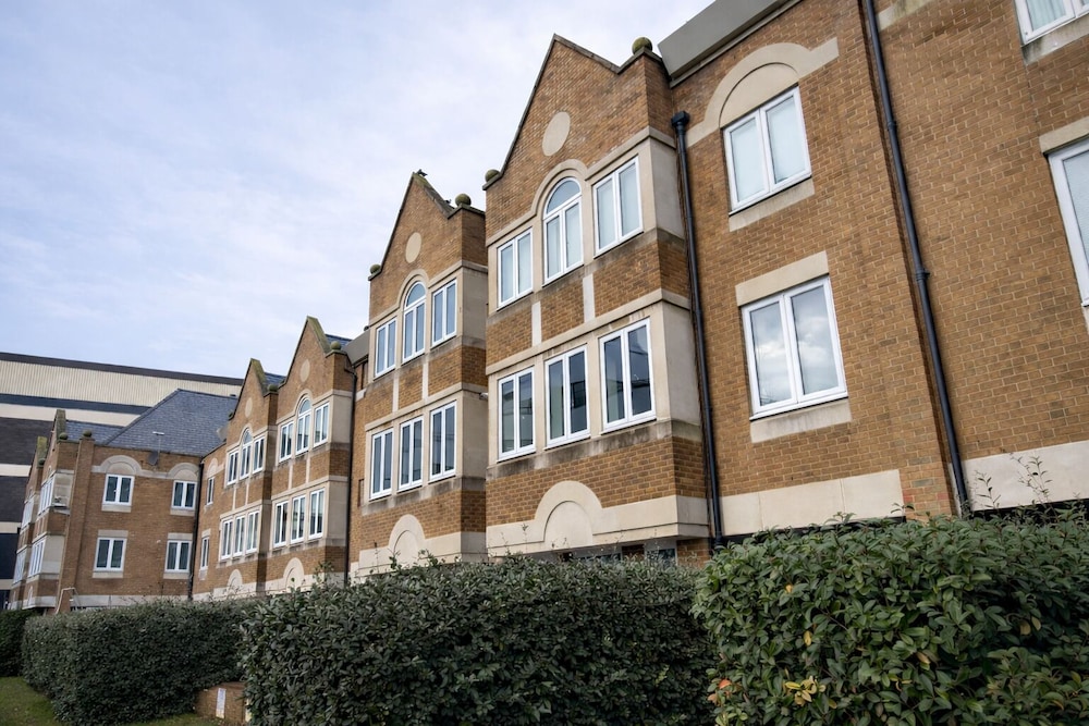 Roomspace Apartments -Walpole Court