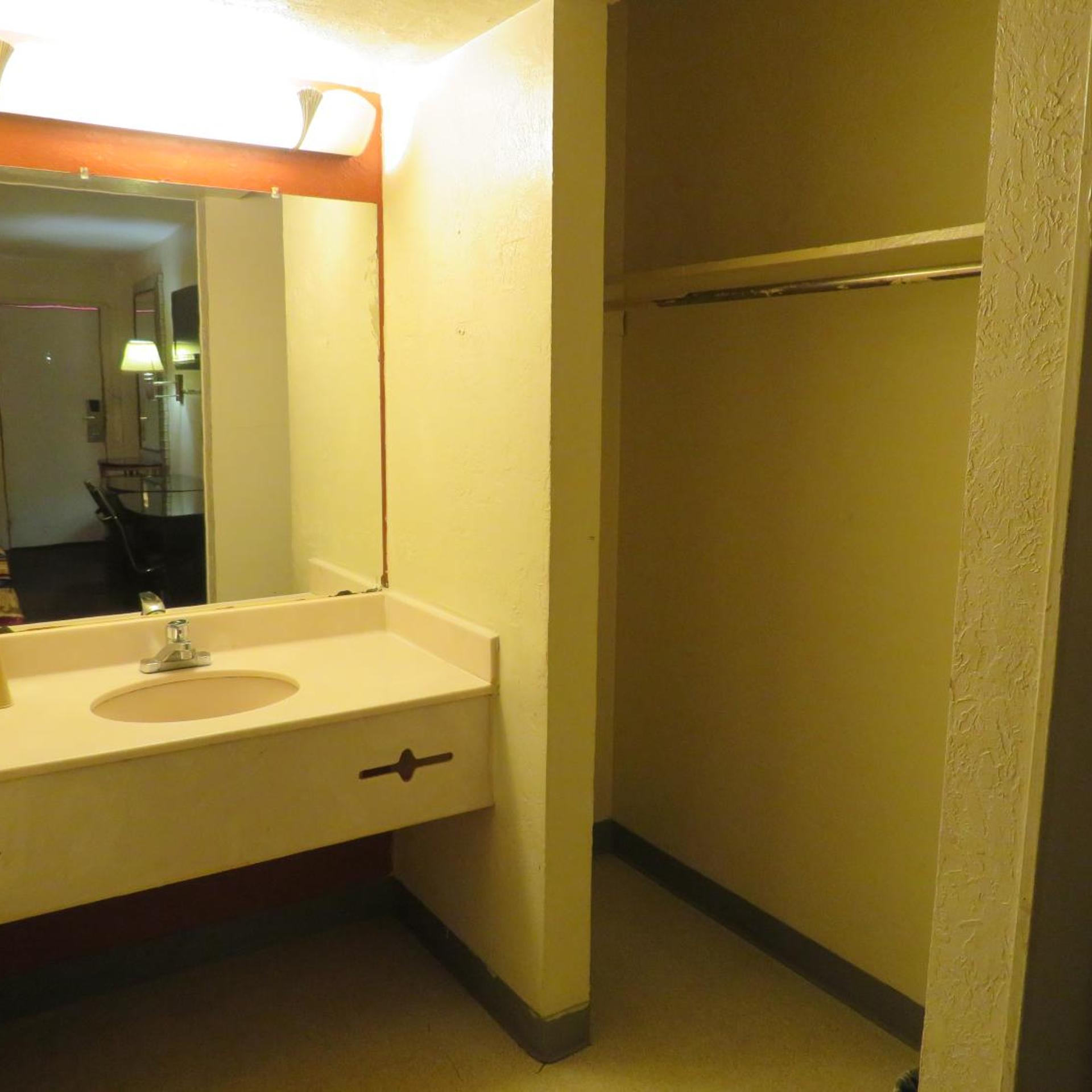 Travel Inn Motel 14/16