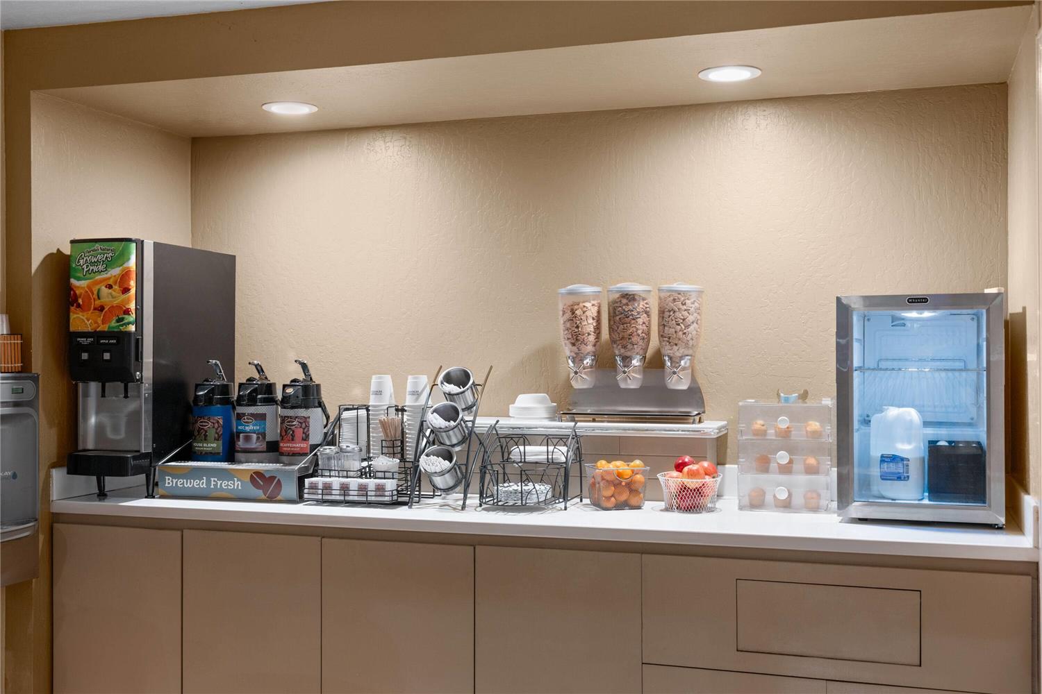 Howard Johnson By Wyndham Modesto Ceres 8/10
