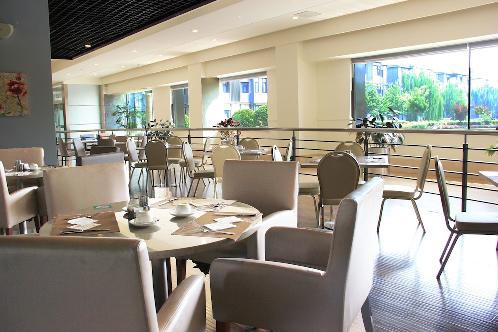 Green Park Hotel Tianjin 35/50