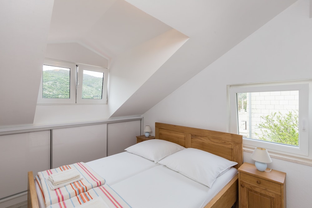1 BEDROOM, APARTMENT