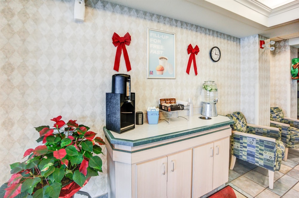 Lobby at Motel6 Red Deer, AB, RED DEER - AB