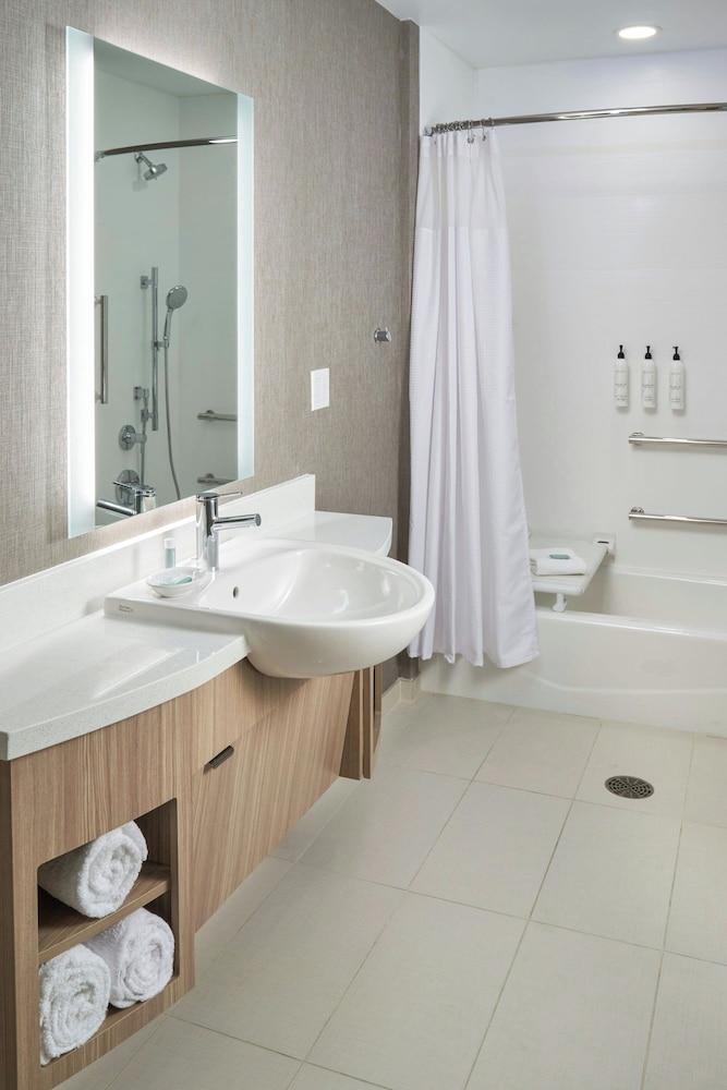 SpringHill Suites by Marriott Winter Park 24/26