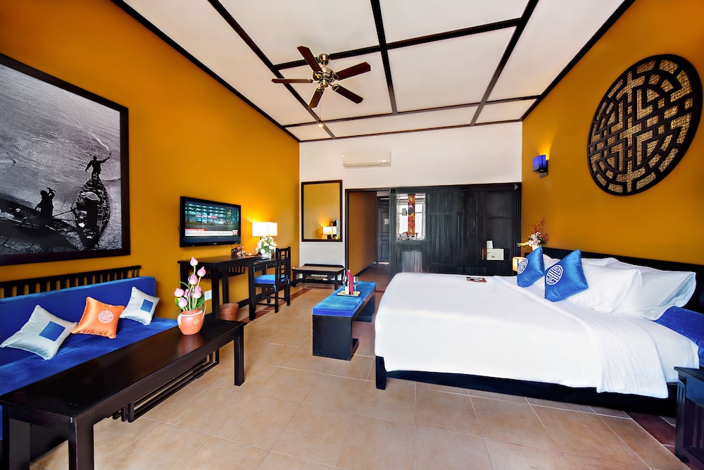 Hoi An Beach Resort 18/70
