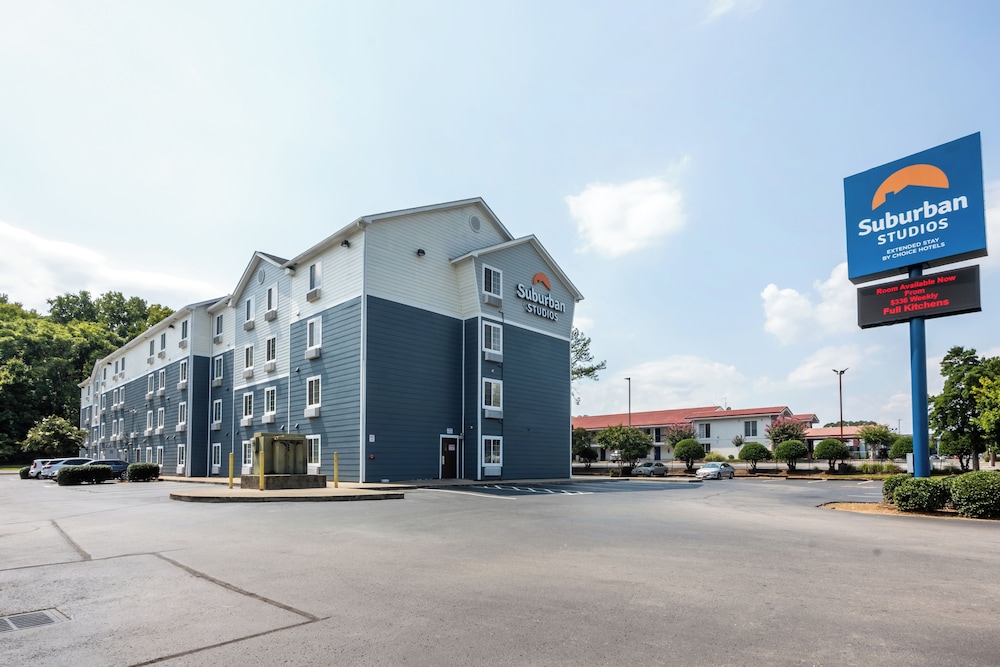Suburban Studios Huntsville University Area 35/43